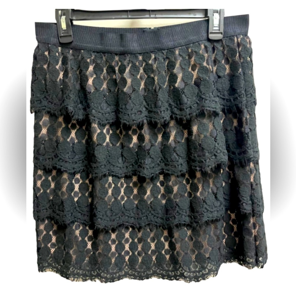 Ann Taylor Black Eyelash Lace Over Neutral Lining Tiered  Skirt Sz 8 New
